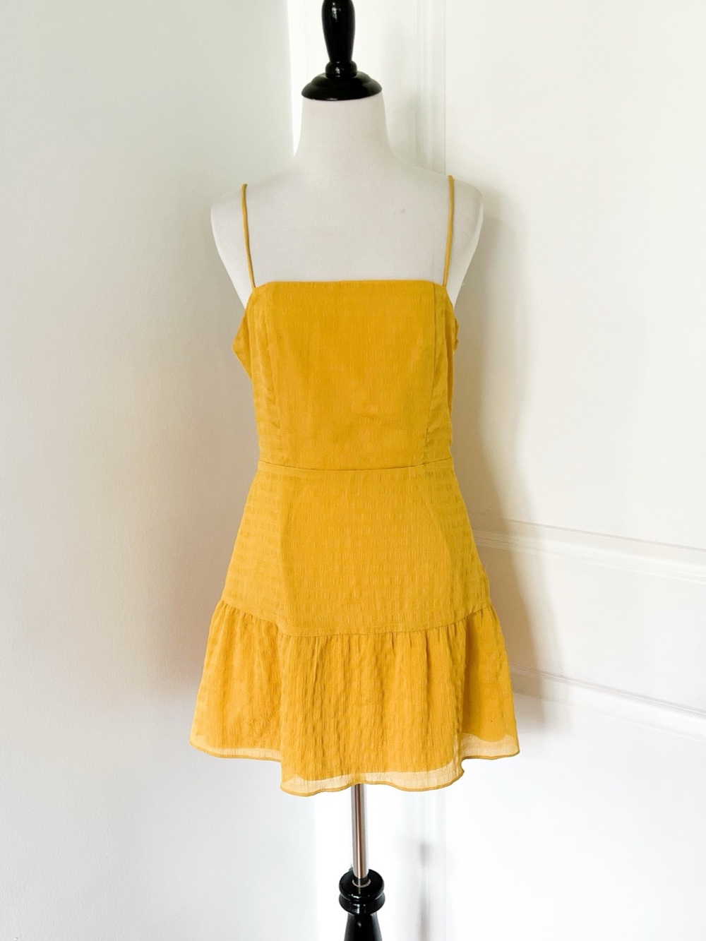 super down Mini Sundress in Yellow Size Medium Like New